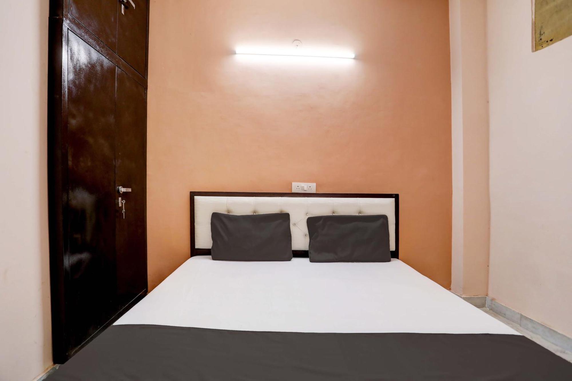 נוידה Hotel O Tilak Hotel 24 Sector 27 Near By Vinayak Hospital Gali No-6 מראה חיצוני תמונה
