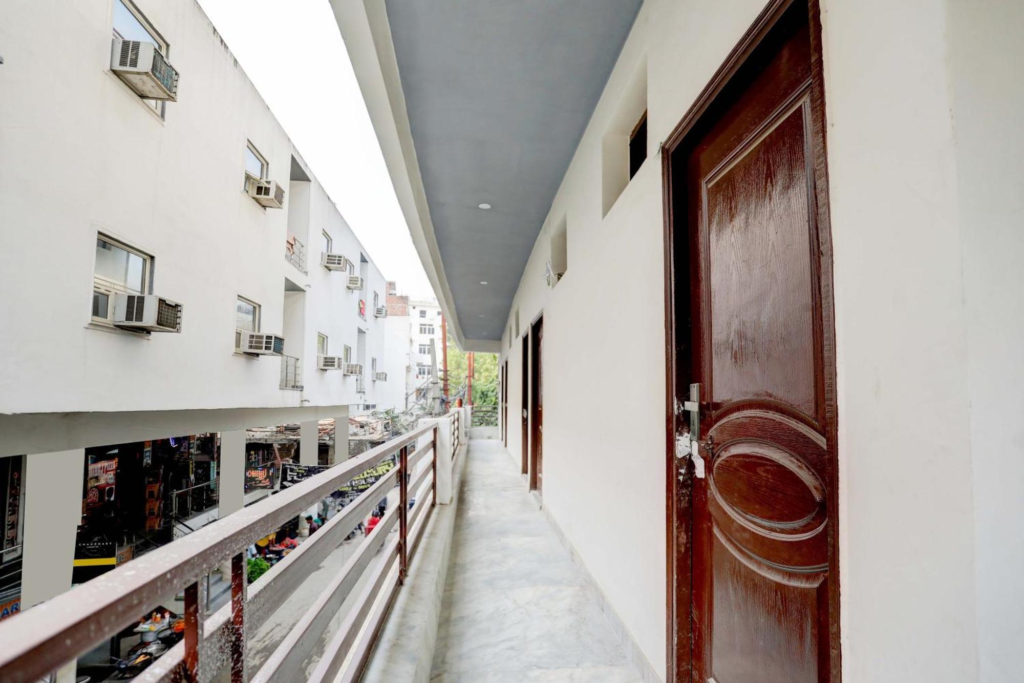 נוידה Hotel O Tilak Hotel 24 Sector 27 Near By Vinayak Hospital Gali No-6 מראה חיצוני תמונה
